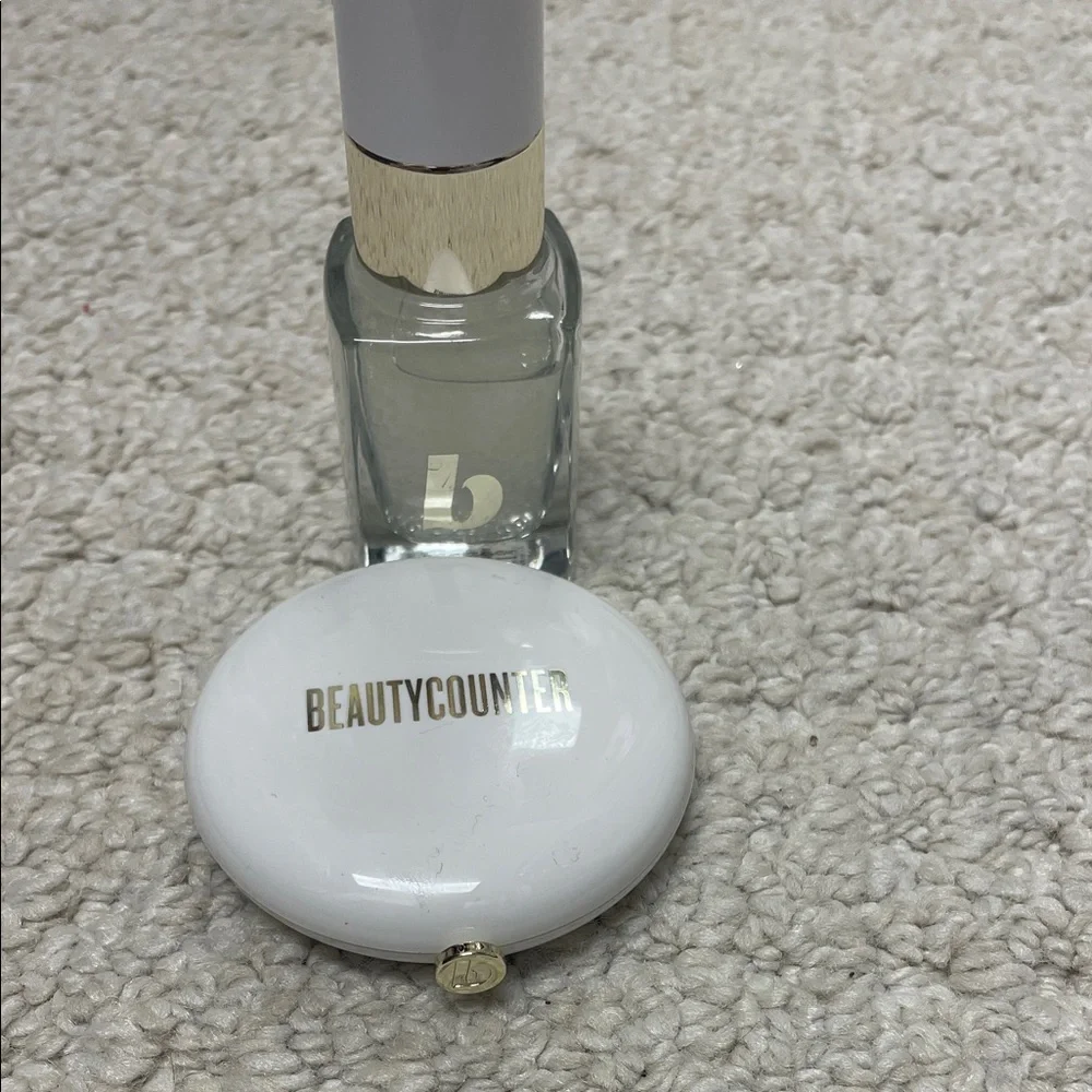 Beauty Blush in Rich Coral - Picture 2 of 5